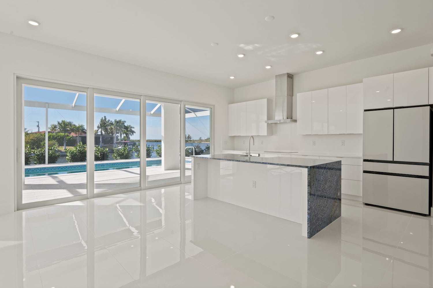 Lattitude 48 property image