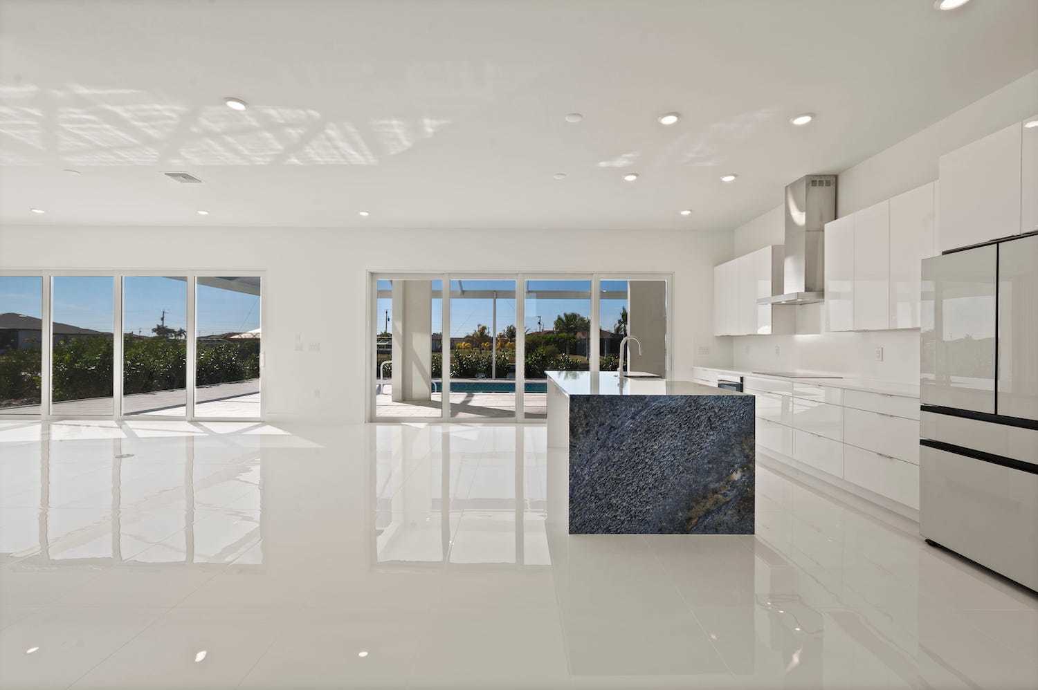 Lattitude 48 property image