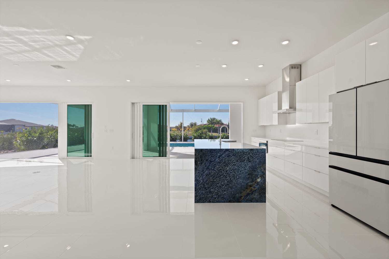 Lattitude 48 property image