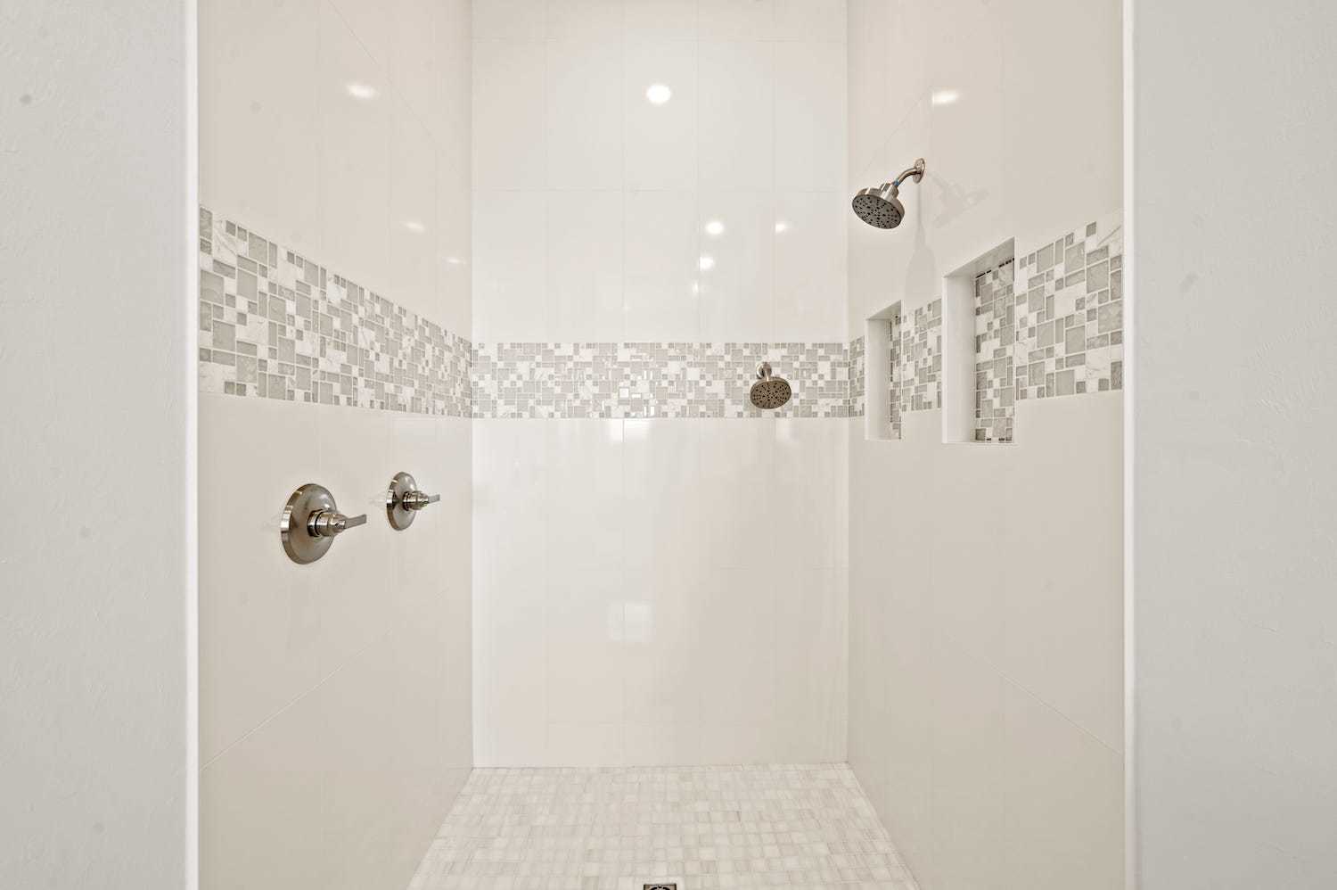 Lattitude 48 property image