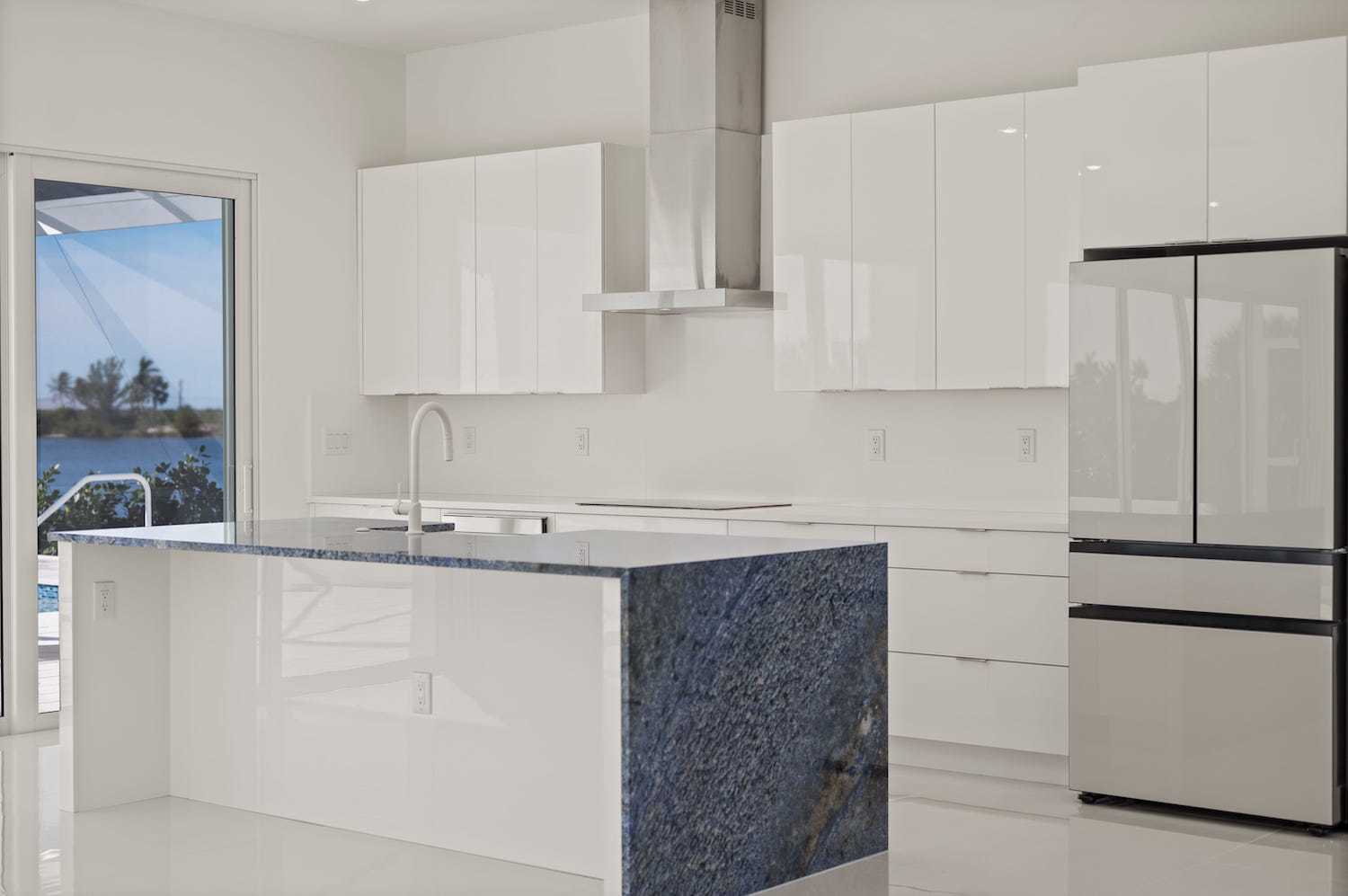 Lattitude 48 property image