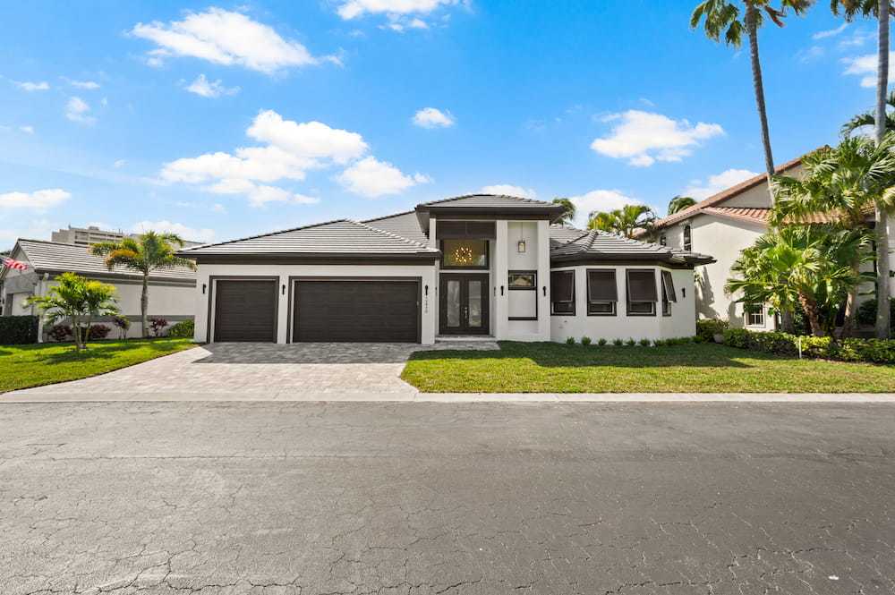 Beacon Cove Custom property image